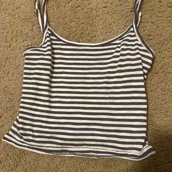 Cropped Tank - Picture 2 of 3